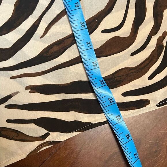 Cabi XS zebra ivory brown print v-neck ruffle sleeve top - Picture 5 of 6